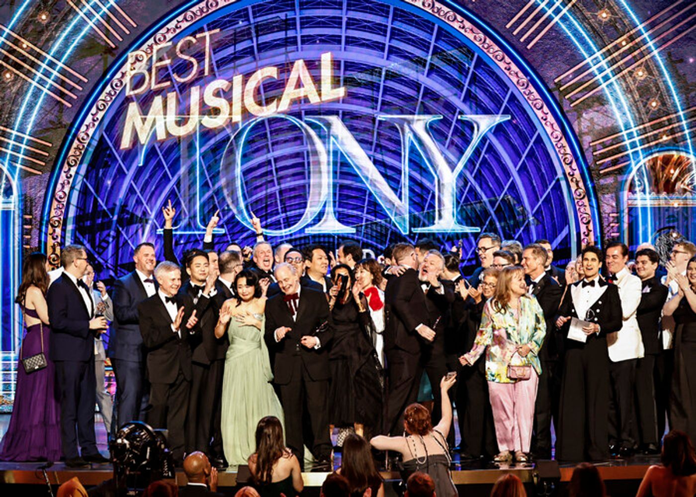 Photos: Inside the 2025 Tony Awards Ceremony  Image