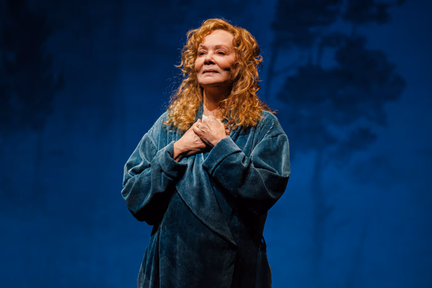 Photos: Emmy-Winner Jean Smart Stars In CALL ME IZZY On Broadway  Image