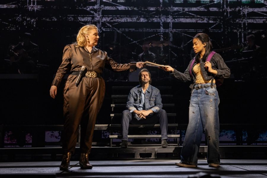 Review: JUST FOR ONE DAY, Shaftesbury Theatre Image