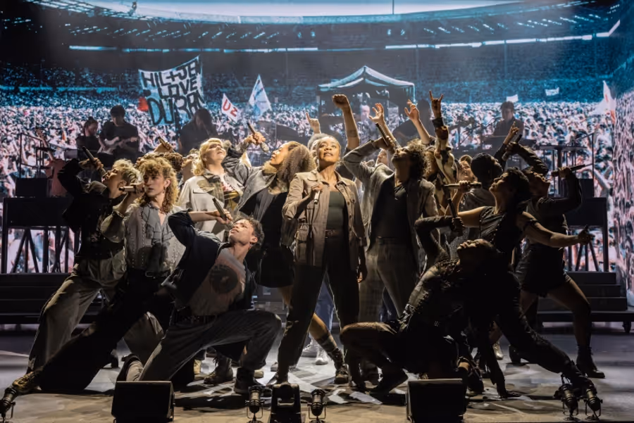 Review: JUST FOR ONE DAY, Shaftesbury Theatre Image