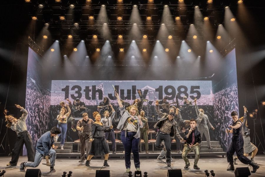 Review: JUST FOR ONE DAY, Shaftesbury Theatre Image