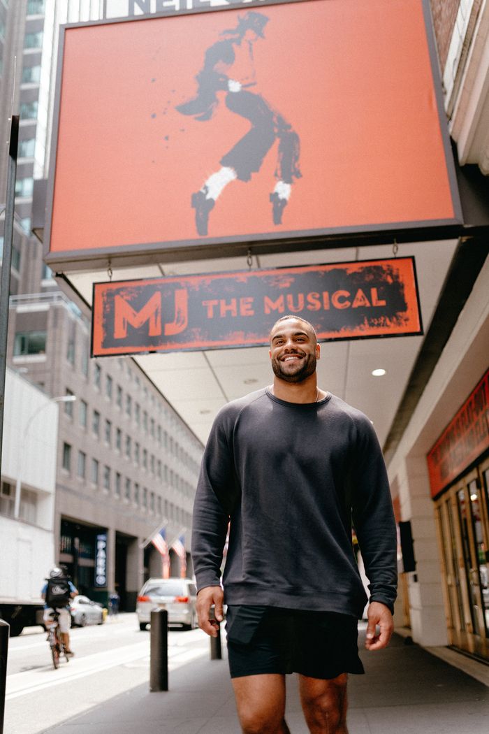 Photos/Video: NFL Star Solomon Thomas Makes Broadway Debut in MJ THE MUSICAL — photo 11 of 14