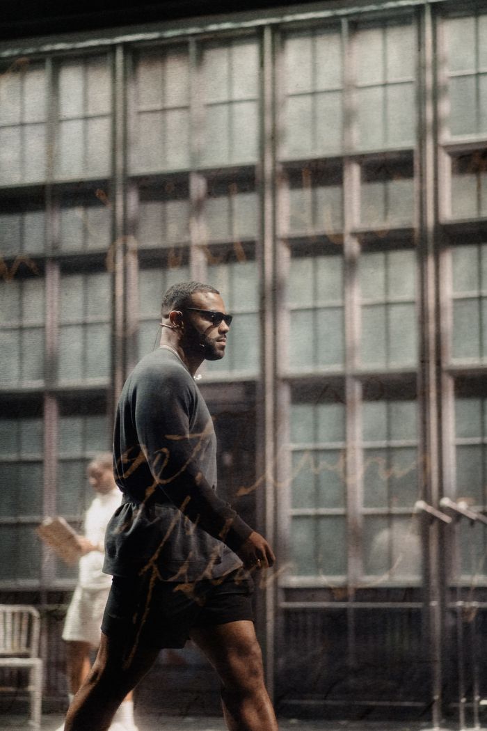 Photos/Video: NFL Star Solomon Thomas Makes Broadway Debut in MJ THE MUSICAL — photo 14 of 14