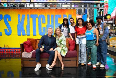 SAM CHAMPION, LARA SPENCER, CAST OF HELL’S KITCHEN Photo
