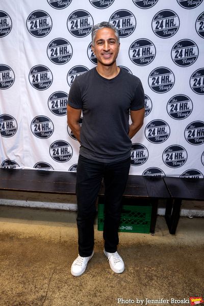 Maulik Pancholy Photo