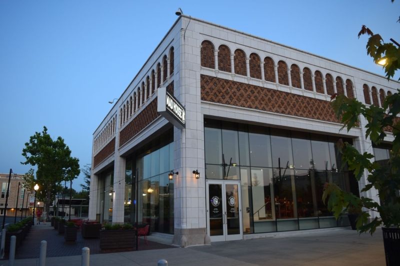 Review: MAD HATTERS DUELING PIANOS at MAD House 101 Restaurant & Bar Review: MAD HATTERS DUELING PIANOS at MAD House 101 Restaurant & Bar Image