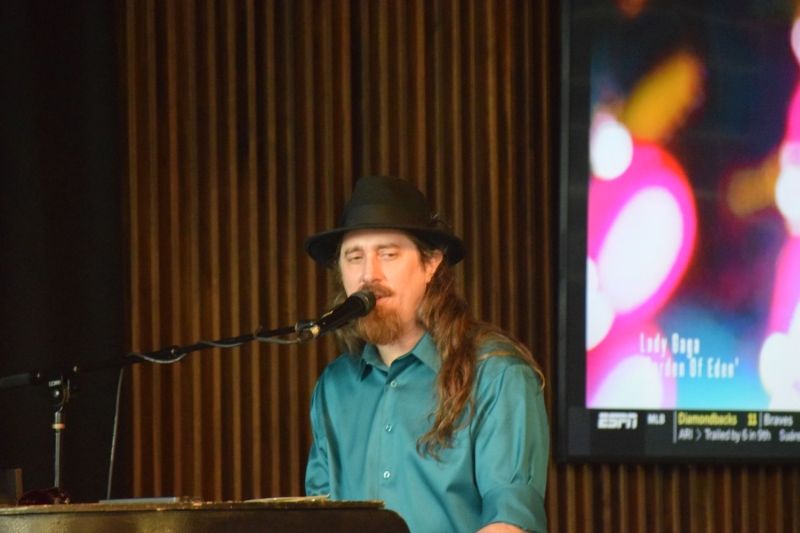 Review: MAD HATTERS DUELING PIANOS at MAD House 101 Restaurant & Bar  Image