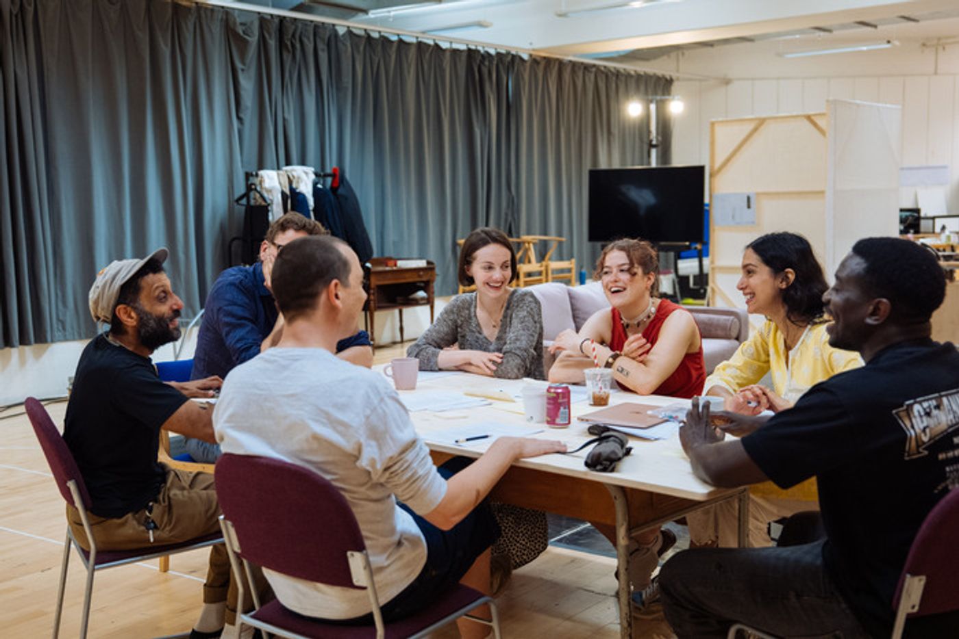 Photos: ESTATE In Rehearsal At The National Theatre  Image