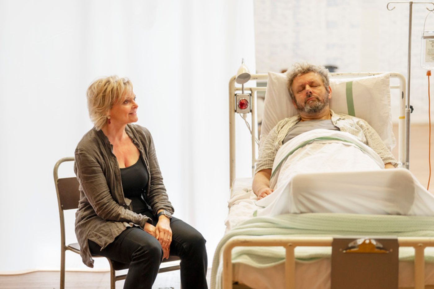Photos: Michael Sheen and More in Rehearsal For NYE at the National Theatre  Image