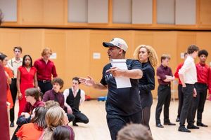 Luis Salgado en los ensayos con Feature Group @ BroadwayWorld Luis Salgado en los ensayos con Feature Group Photo