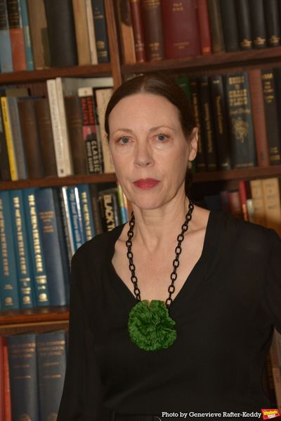 Veanne Cox Photo