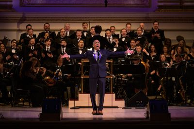 Thom Sesma sings “It Takes a Woman” Photo