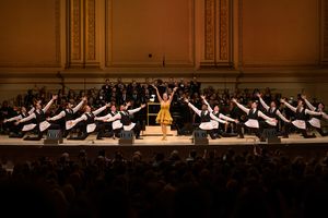Jennifer Simard sings “Hello, Dolly!” with the men of the Hello, Dolly! Dance Ensemble (Mike Baerga, Tyler Johnson-Campion, Jake Corcoran, TJ Kubler, Greg Liles, Nick Nazzaro, Andrew Nelin, Tanner Pflueger, Tyler Sparacio, Michael Anthony Sylvester, Matthew Varvar, Matt Wiercinski)
@ BroadwayWorld Jennifer Simard sings “Hello, Dolly!” with the men of the Hello, Dolly! Dance Ens Photo
