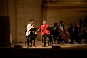 Hosts Frank Dilella and Lee Roy Reams
 Photo