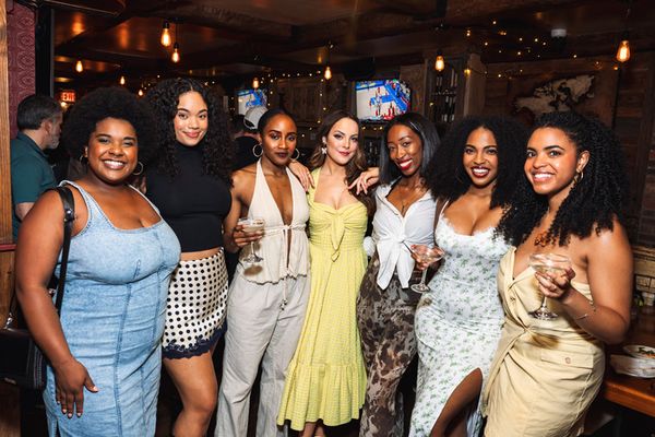 Elizabeth Gillies and LSOH Urchins Photo