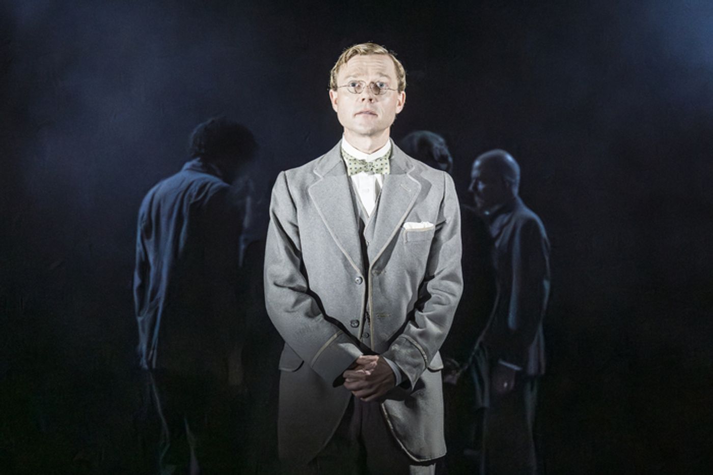 Photos: Ralph Fiennes and Miranda Raison in GRACE PERVADES  Image