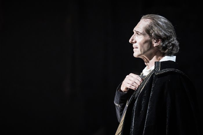 Photos: Ralph Fiennes and Miranda Raison in GRACE PERVADES — photo 22 of 24
