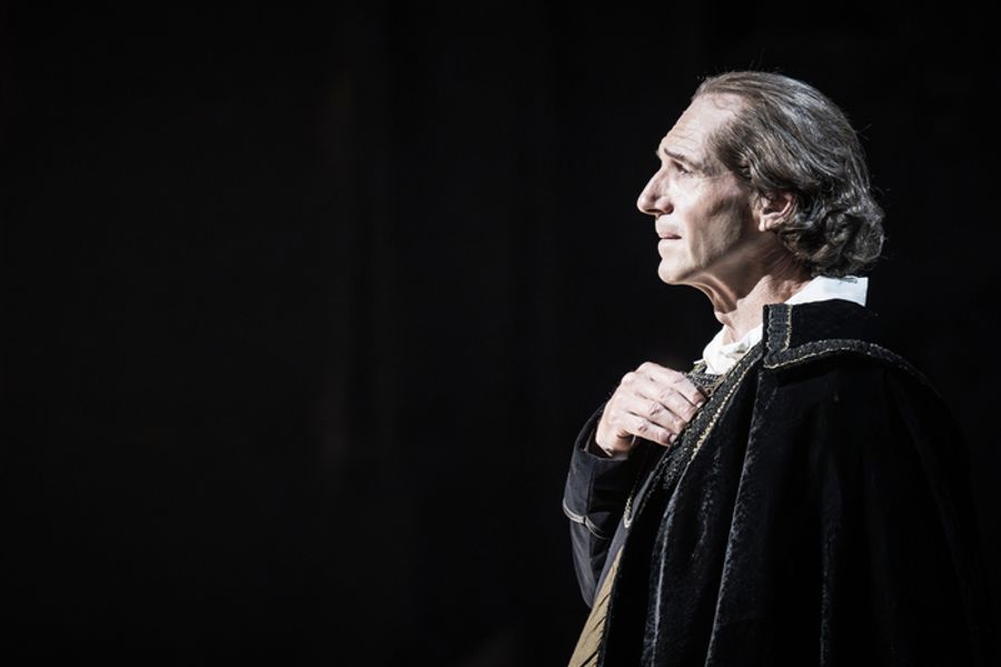 Photos: Ralph Fiennes and Miranda Raison in GRACE PERVADES Image