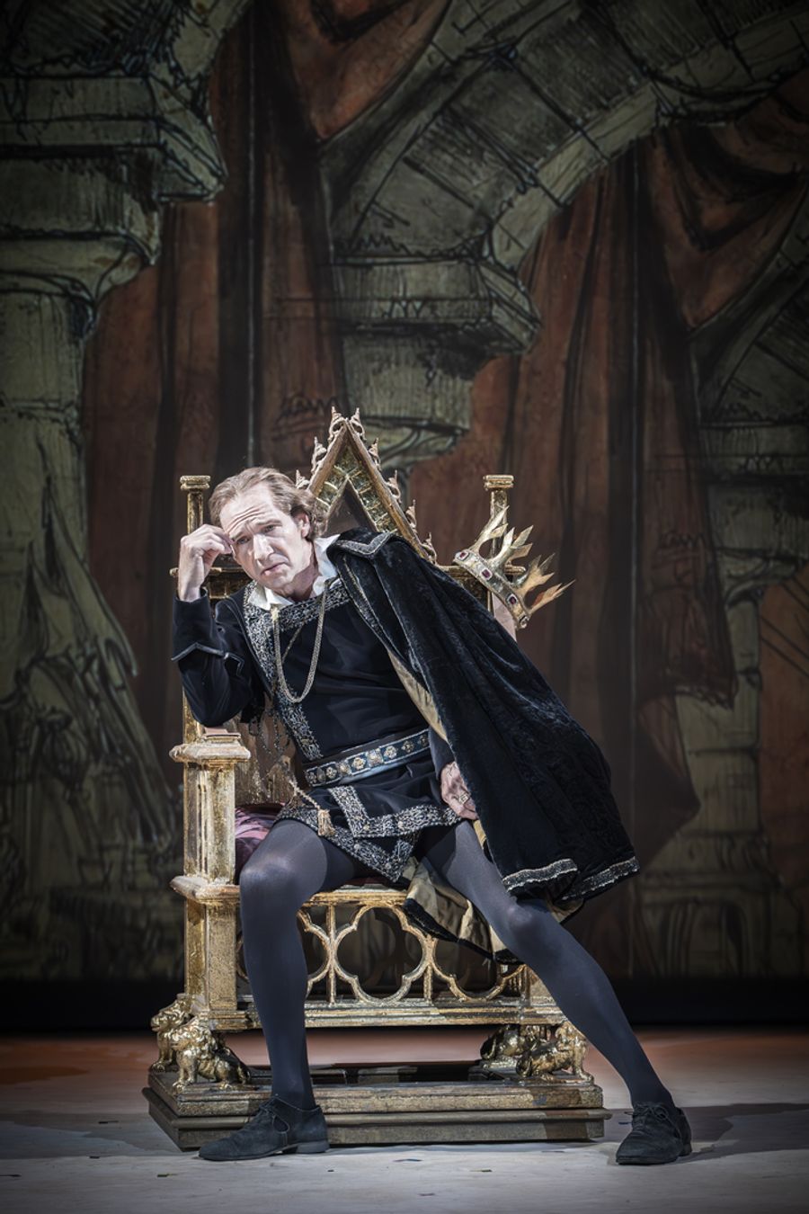 Photos: Ralph Fiennes and Miranda Raison in GRACE PERVADES Image