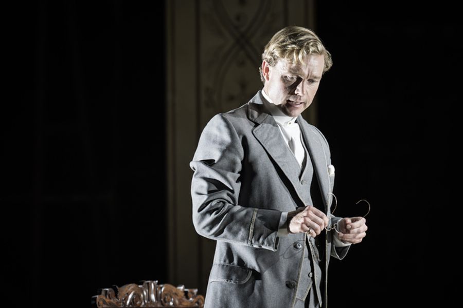 Photos: Ralph Fiennes and Miranda Raison in GRACE PERVADES Image