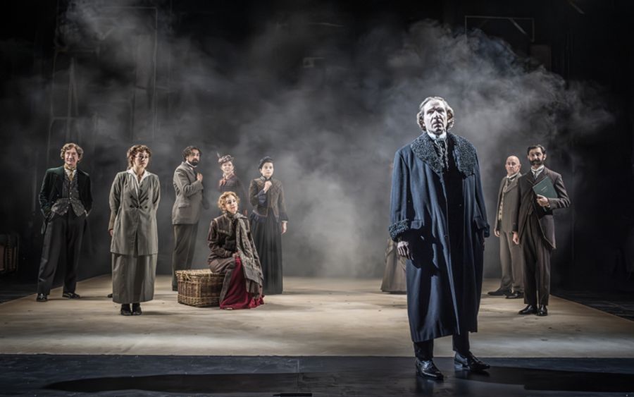 Photos: Ralph Fiennes and Miranda Raison in GRACE PERVADES Image