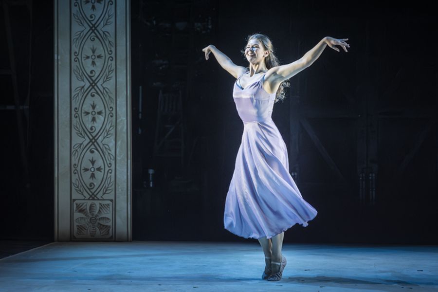 Photos: Ralph Fiennes and Miranda Raison in GRACE PERVADES Image