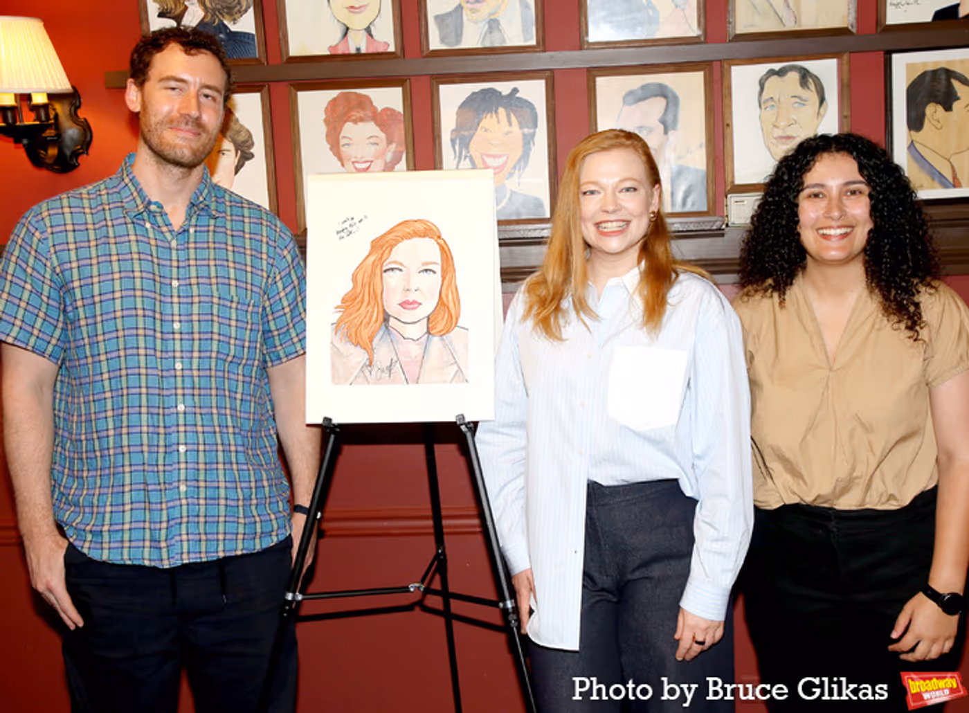 Photos: Tony Winner Sarah Snook Receives Portrait at Sardi's  Image