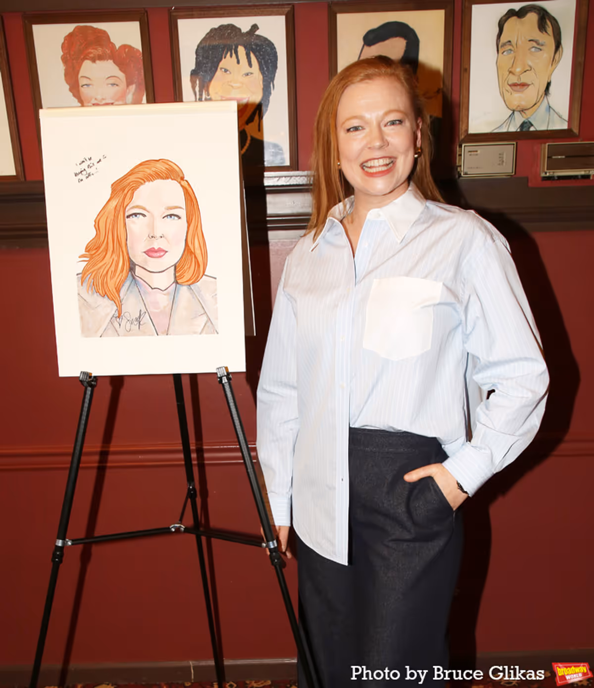 Sarah Snook at Photos: Tony Winner Sarah Snook Receives Portrait at Sardi's