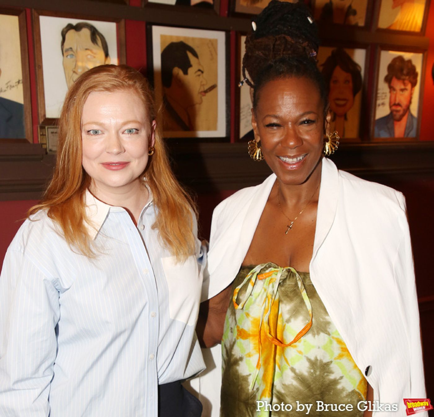 Photos: Tony Winner Sarah Snook Receives Portrait at Sardi's  Image