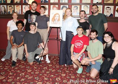 Sarah Snook with The Company of "The Picture of Dorian Gray" Photo