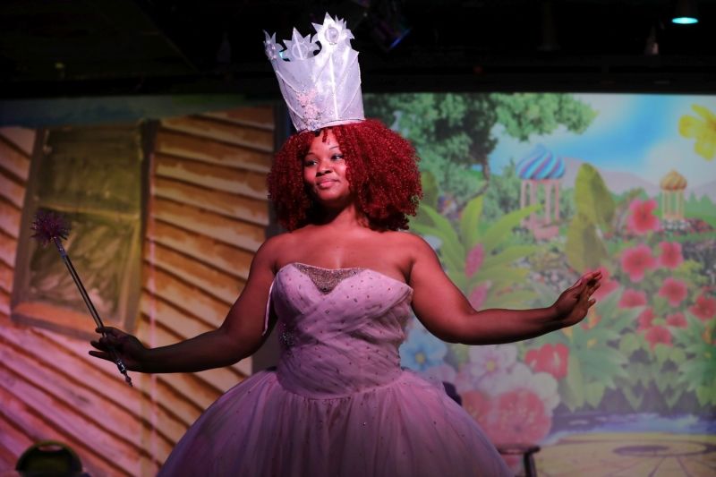 Review: THE WIZARD OF OZ at Murry's Dinner Playhouse  Image