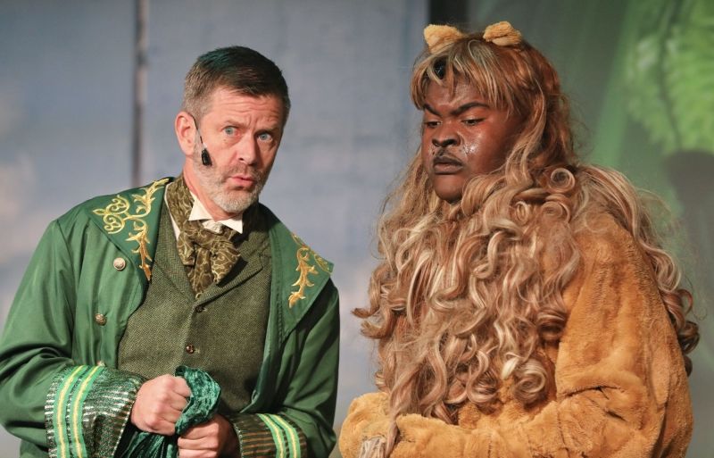 Review: THE WIZARD OF OZ at Murry's Dinner Playhouse  Image