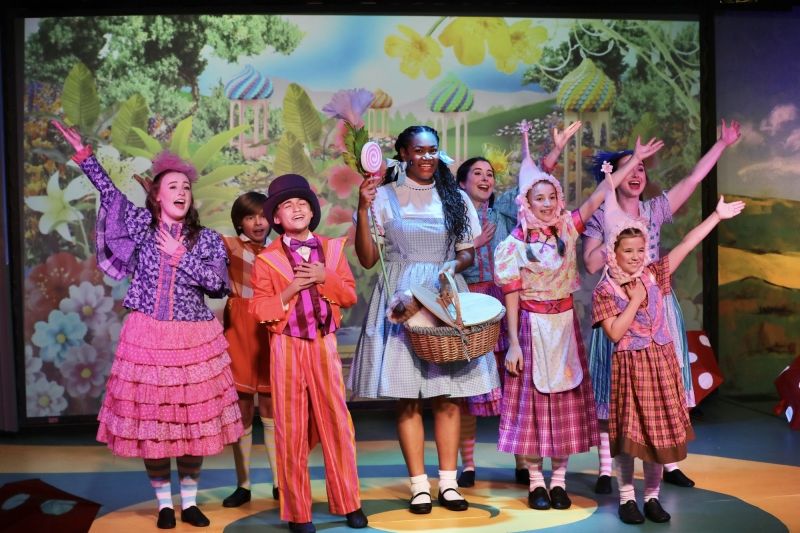Review: THE WIZARD OF OZ at Murry's Dinner Playhouse  Image