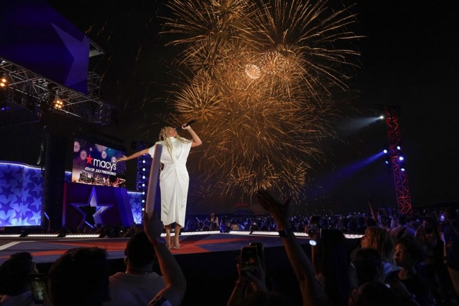 Photos/Videos: Nicole Scherzinger, Jonas Brothers, & More at MACY’S 4TH OF JULY FIREWORKS Image