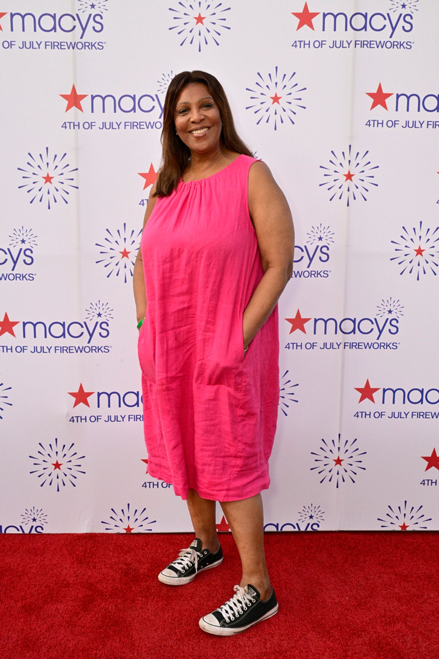 Photos/Videos: Nicole Scherzinger, Jonas Brothers, & More at MACY’S 4TH OF JULY FIREWORKS  Image