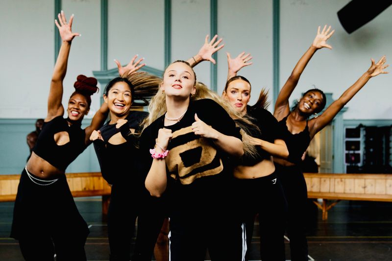 Photos: BURLESQUE THE MUSICAL Company in Rehearsals — photo 4 of 11