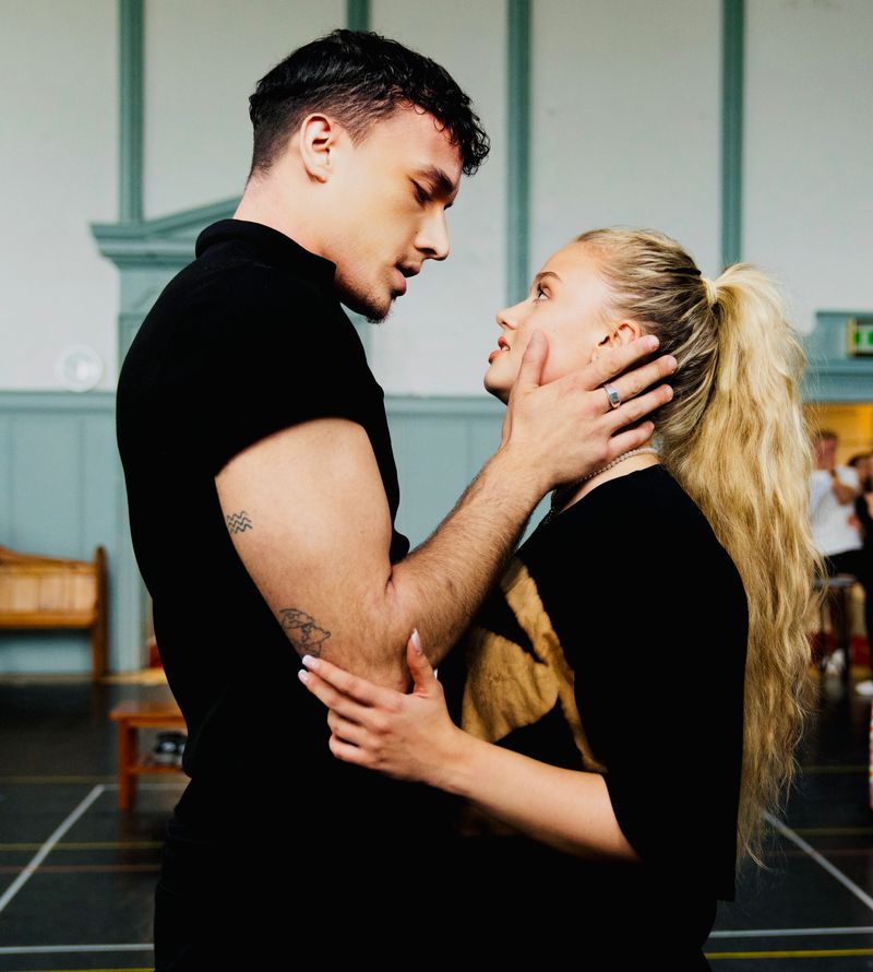 Photos: BURLESQUE THE MUSICAL Company in Rehearsals — photo 3 of 11