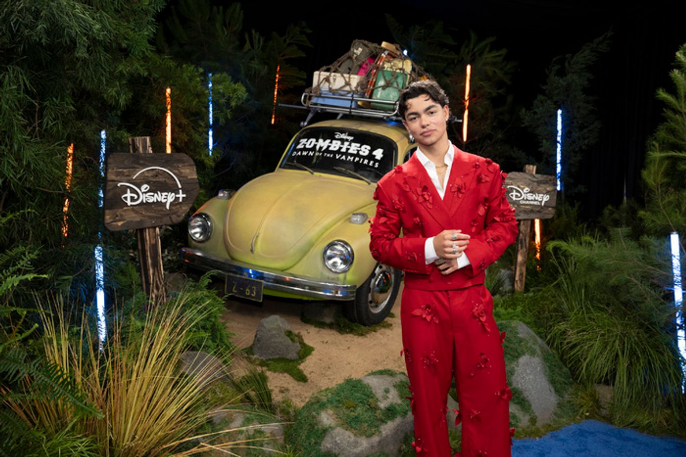 Photos: Milo Manheim, Meg Donnelly, & More Attend ZOMBIES 4 Premiere  Image