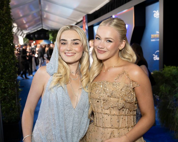 Photos: Milo Manheim, Meg Donnelly, & More Attend ZOMBIES 4 Premiere — photo 18 of 36
