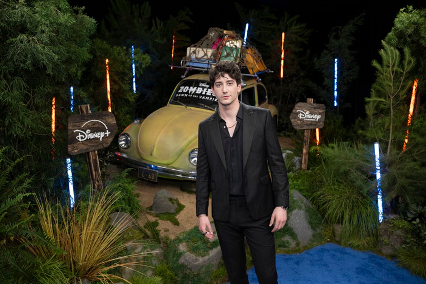 Photos: Milo Manheim, Meg Donnelly, & More Attend ZOMBIES 4 Premiere  Image