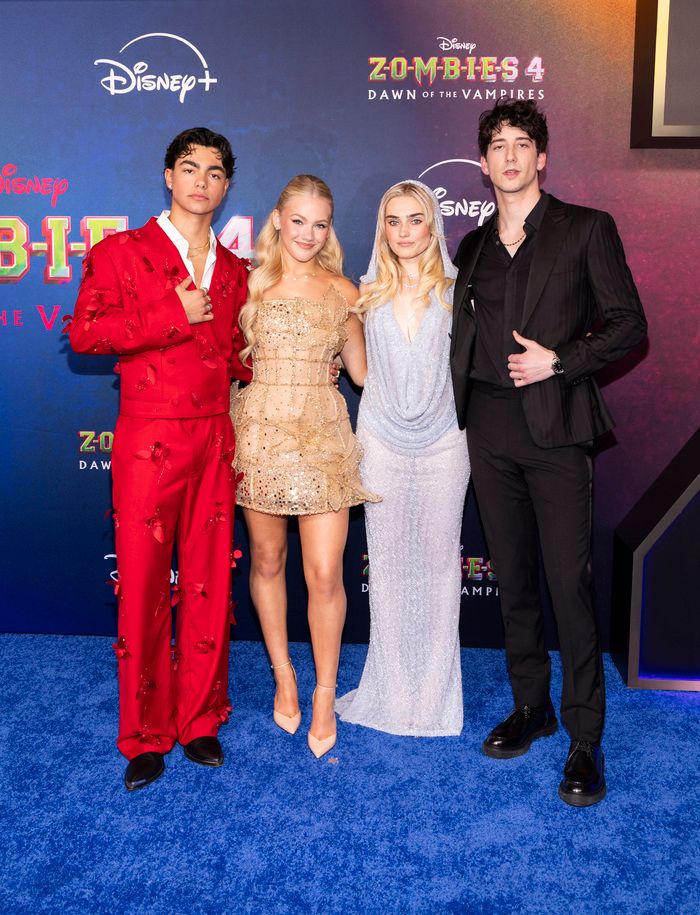 Photos: Milo Manheim, Meg Donnelly, & More Attend ZOMBIES 4 Premiere — photo 33 of 36