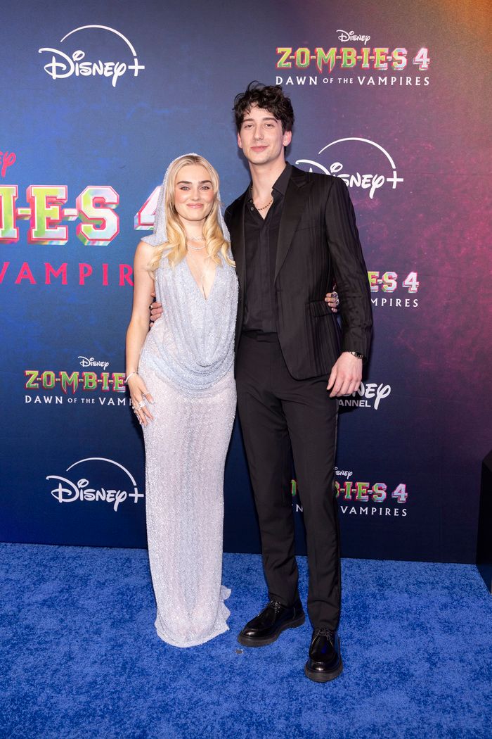 Photos: Milo Manheim, Meg Donnelly, & More Attend ZOMBIES 4 Premiere — photo 34 of 36