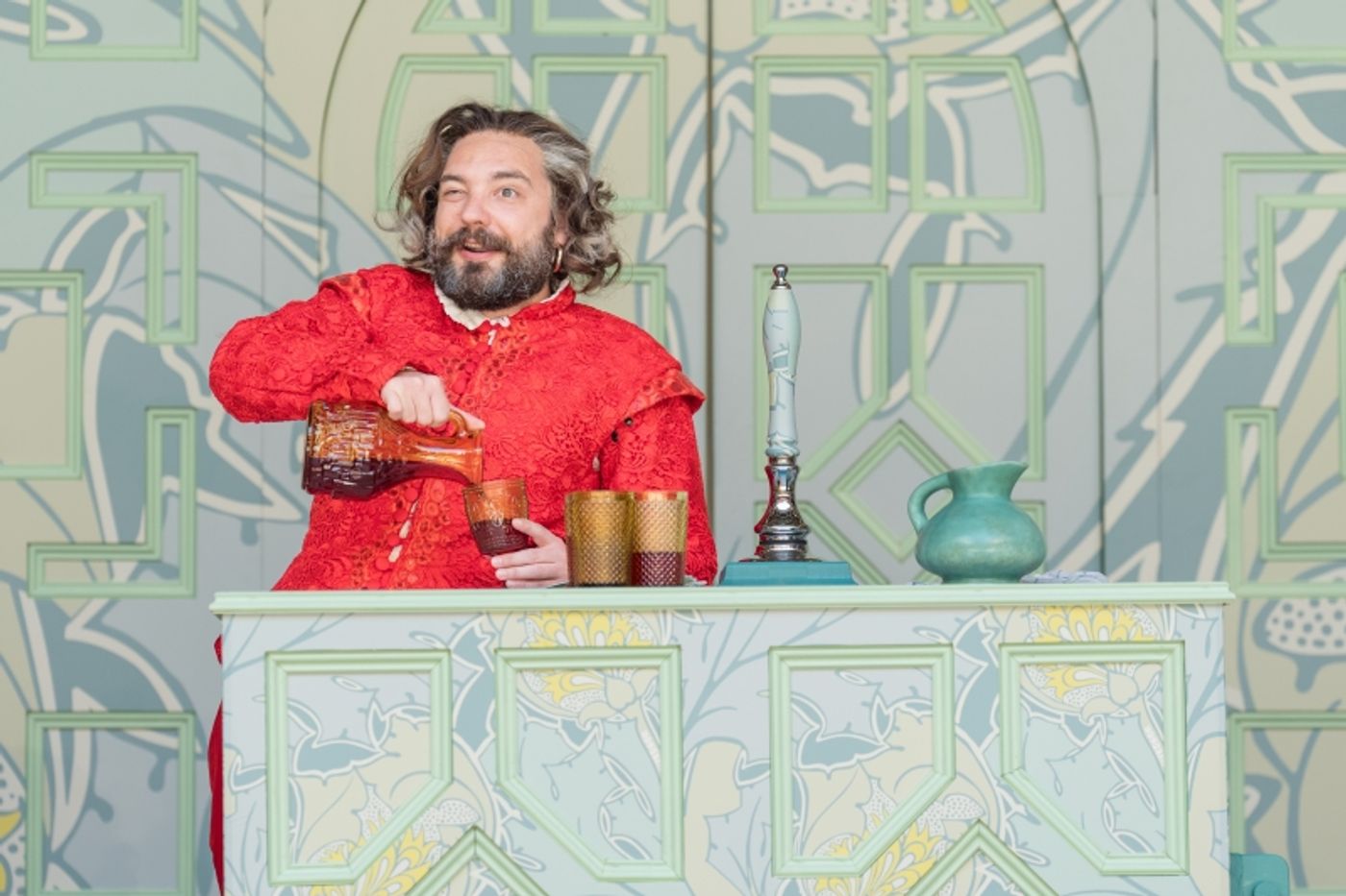 Review: THE MERRY WIVES OF WINDSOR, Shakespeare's Globe  Image