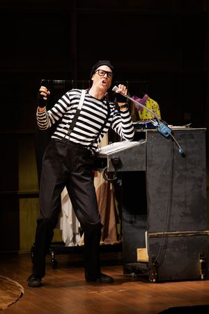 Orville Mendoza Photo