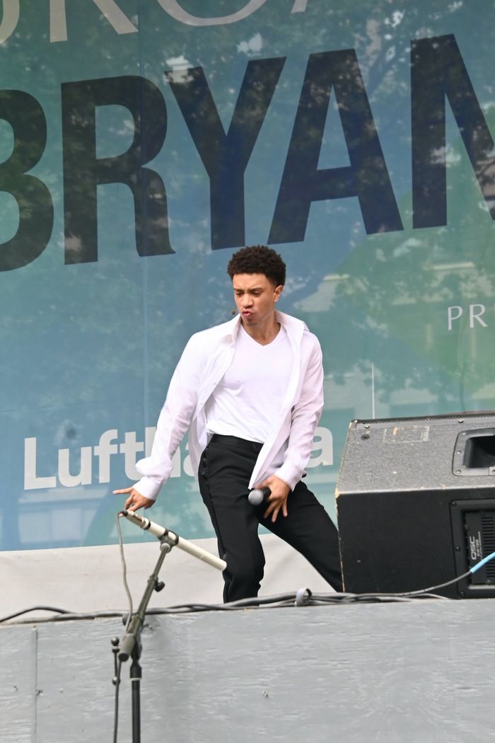 Photos: & JULIET, BOOP! & More Kick off Broadway in Bryant Park 2025  Image