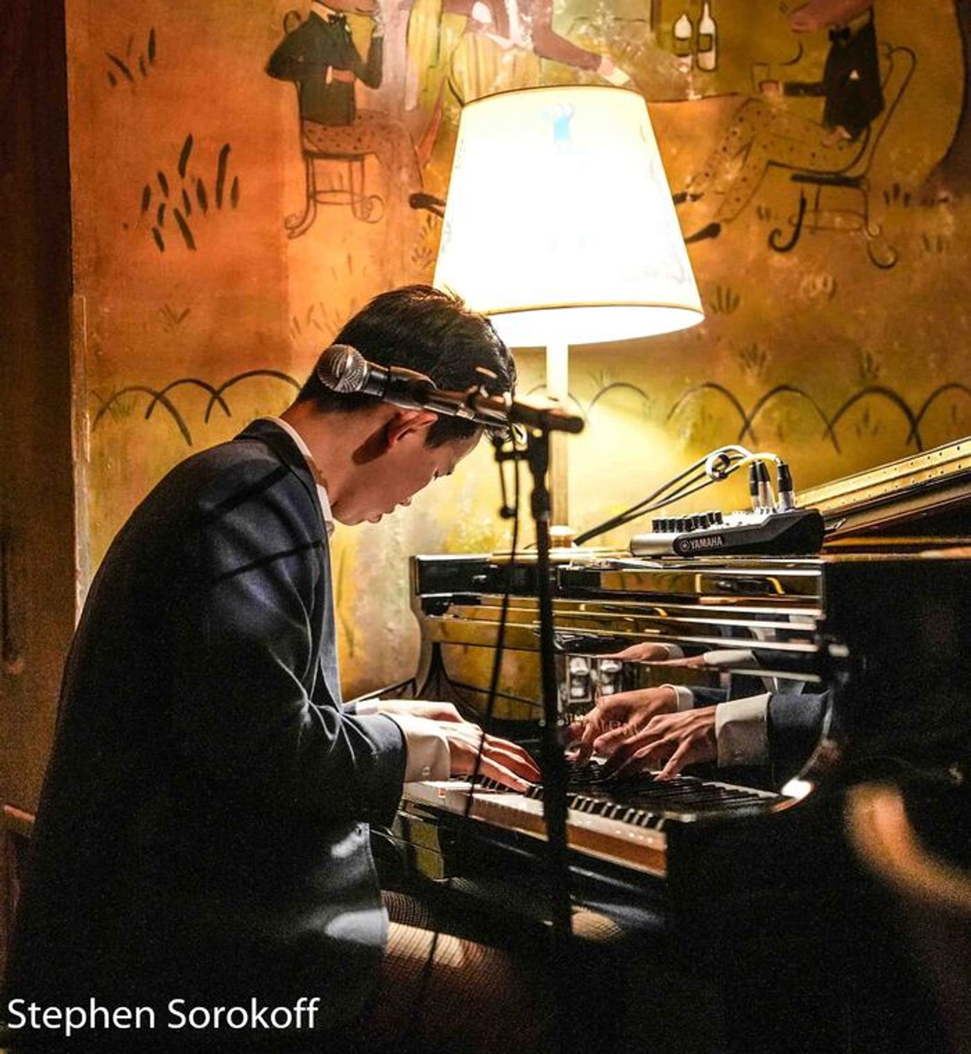 Review: Bryan Eng at Bemelmans Bar... A Role He Was Born to Play  Image