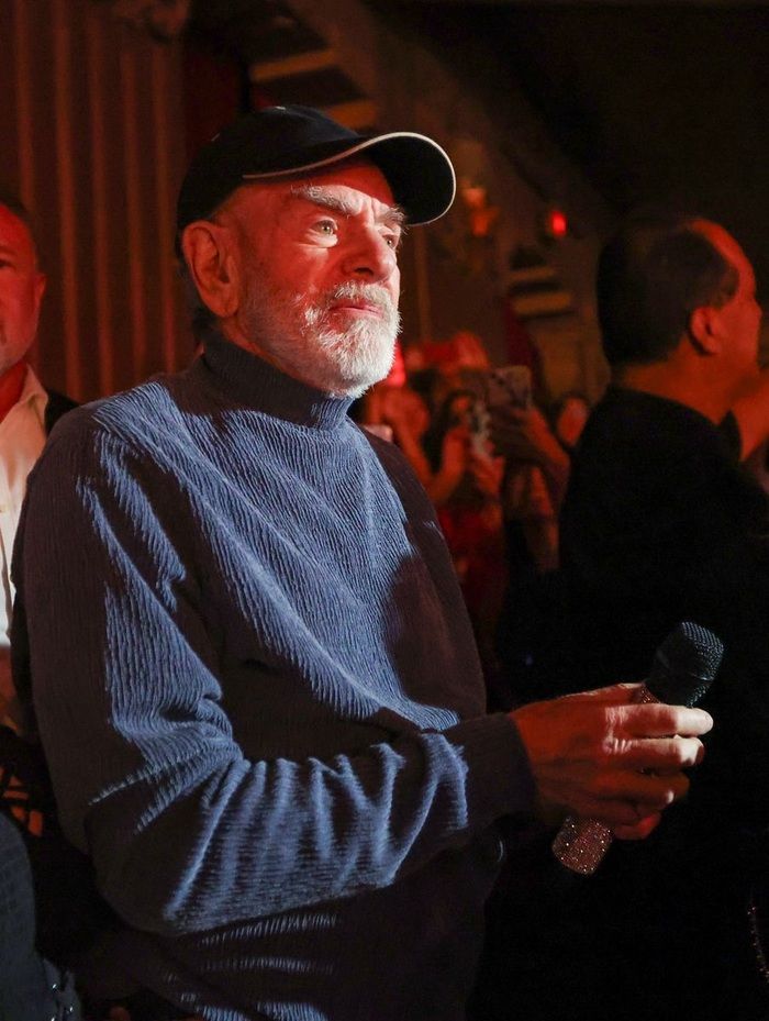 Photos/Video: Neil Diamond Performs 'Sweet Caroline' at A BEAUTIFUL NOISE  Image