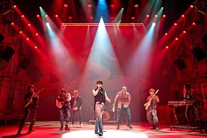 Photos: SING STREET is Now Playing at the Lyric Hammersmith Theatre — photo 18 of 19