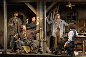 L - R: Soloman Howard (Colline), Kevin Burdette (Beno t), Long Long (Rodolfo), Szymon Mechli?ski (Marcello), Efra n Sol s (Schaunard), photo by Curtis Brown for the Santa Fe Opera @ BroadwayWorld L - R: Soloman Howard (Colline), Kevin Burdette (Beno t), Long Long (Rodolfo), Szymon Photo