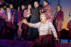 Front: Michael Chioldi (Rigoletto), Back: Le Bu (Count Monterone), the Santa Fe Opera Photo
